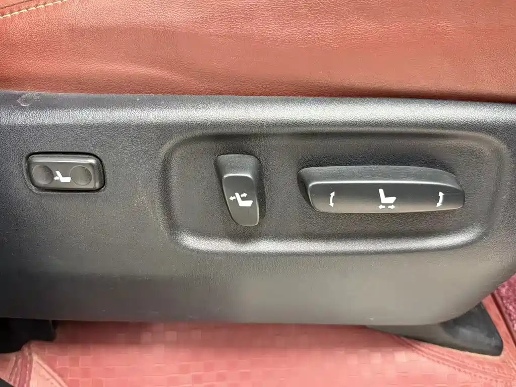 Lexus LX — миниатюра 33
