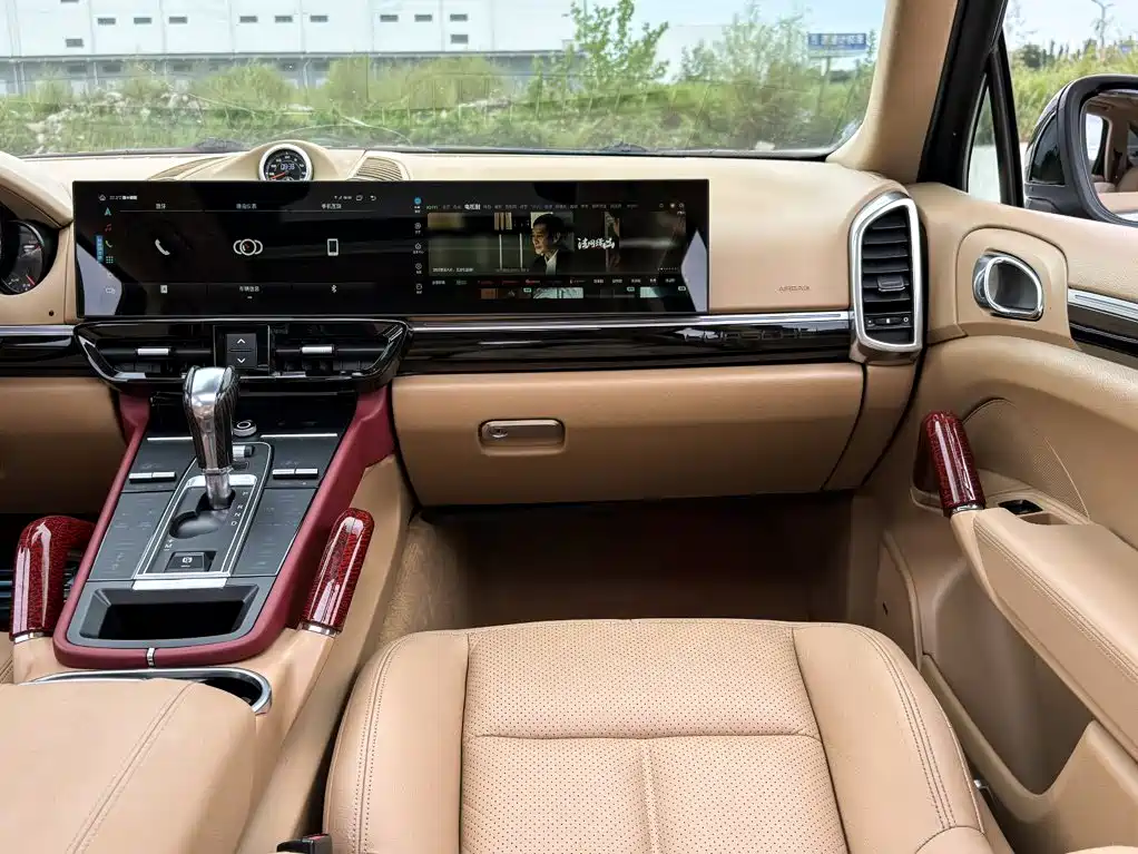 Porsche Cayenne — миниатюра 16