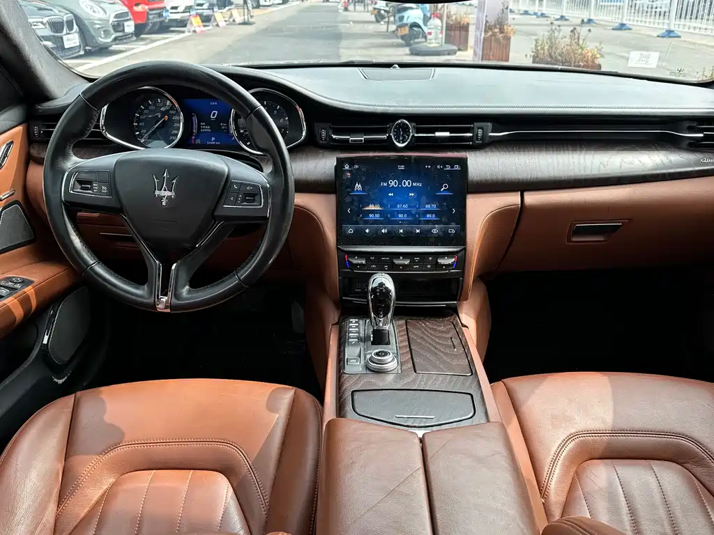 Maserati Quattroporte — миниатюра 6