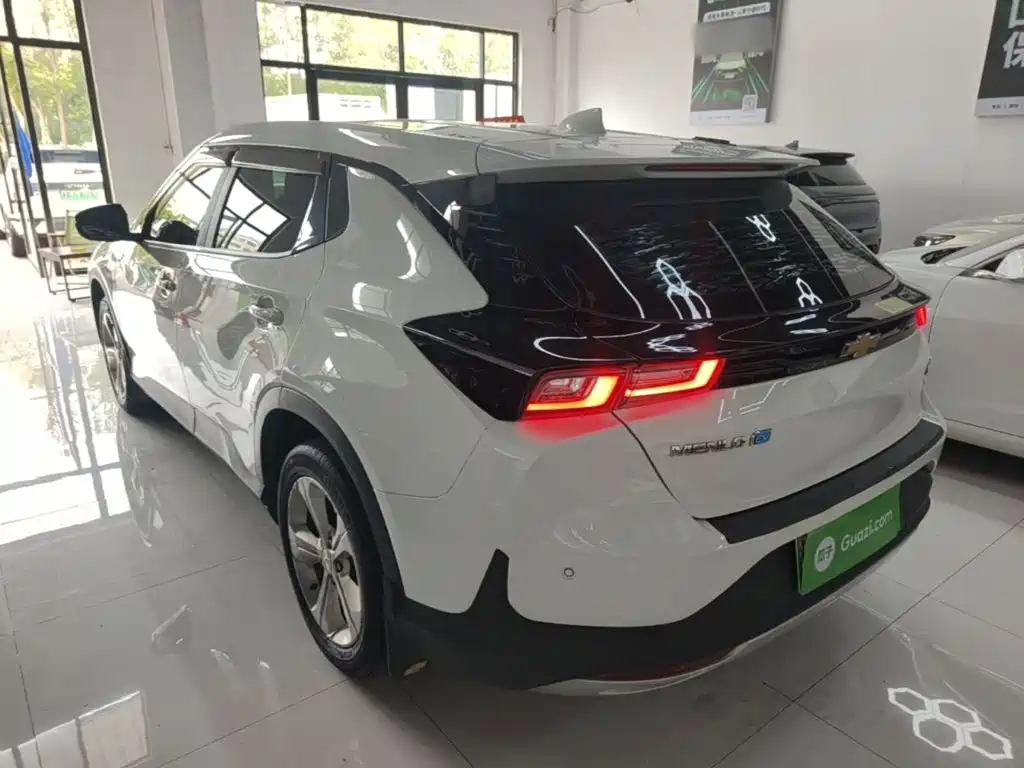 Chevrolet Menlo — миниатюра 5