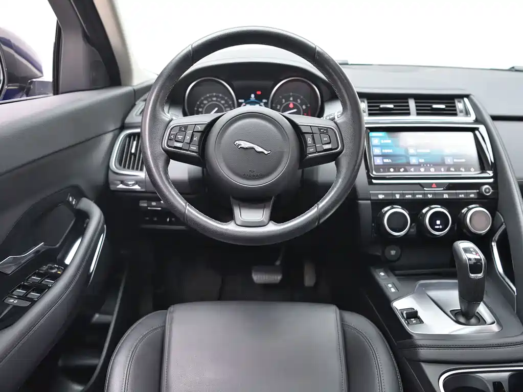 Jaguar E-PACE — миниатюра 17