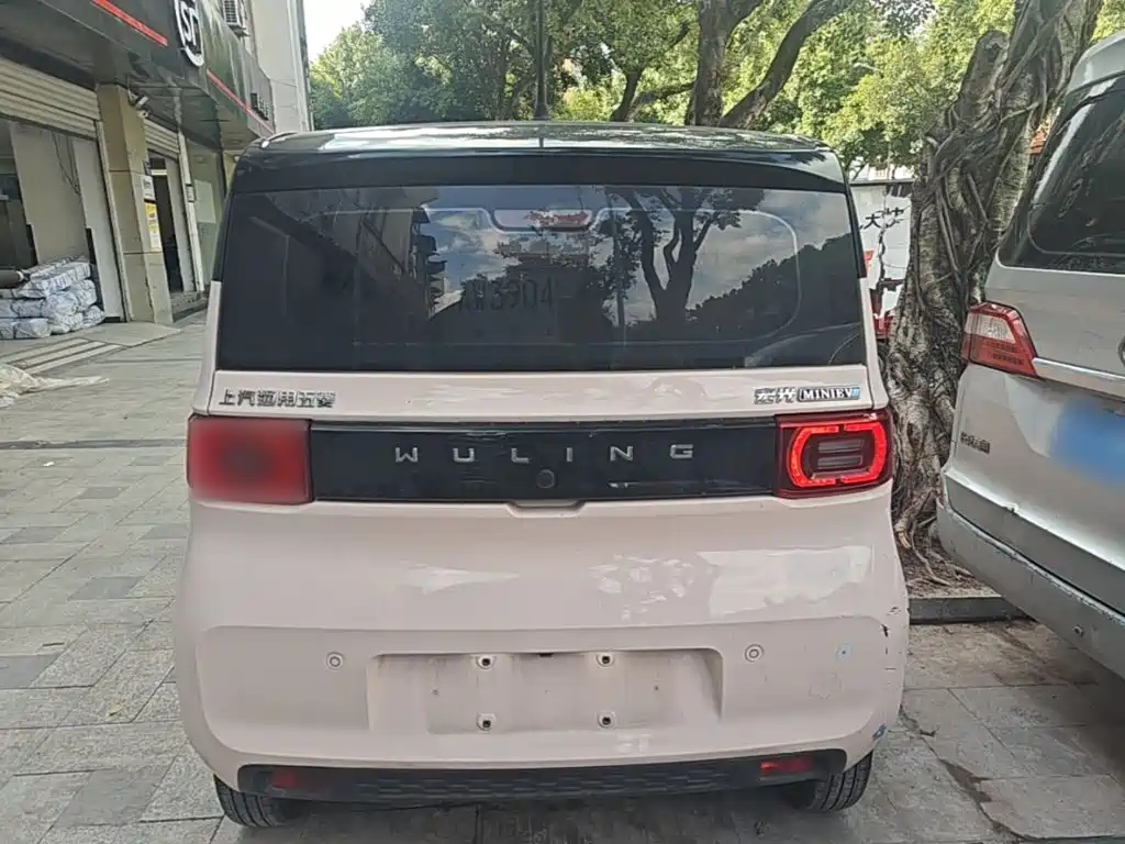 Wuling MINIEV — миниатюра 6