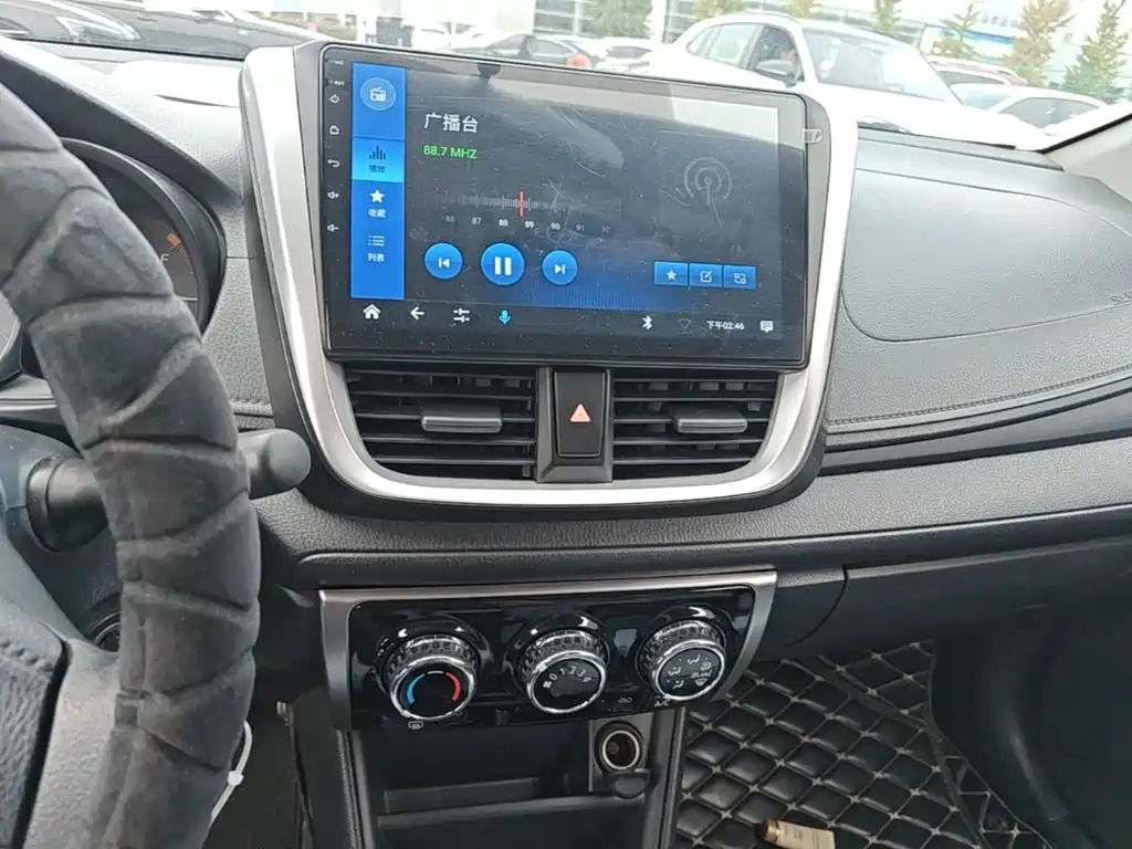 Toyota Yaris L — миниатюра 13