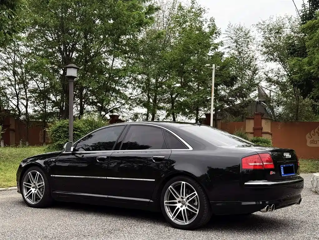Audi S8 2009 S8 5.2 FSI quattro