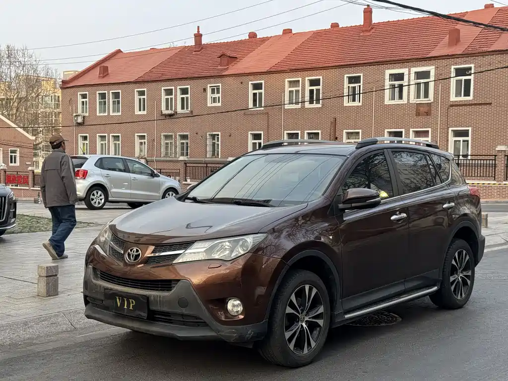 Toyota RAV4 2015