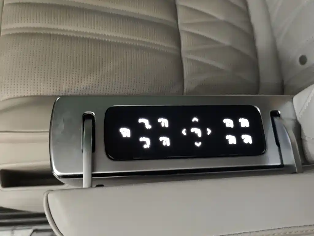 Roewe iMAX8 — миниатюра 13