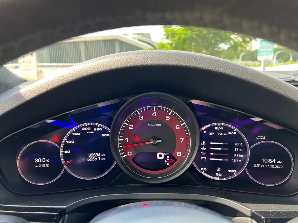 Porsche Cayenne — миниатюра 17