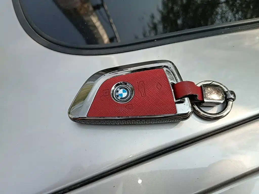 BMW 5 Series — миниатюра 9
