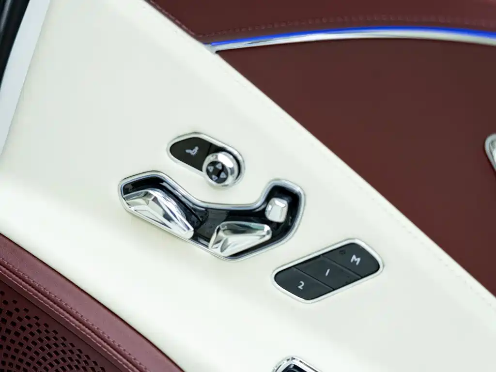 Bentley Flying Spur — миниатюра 18