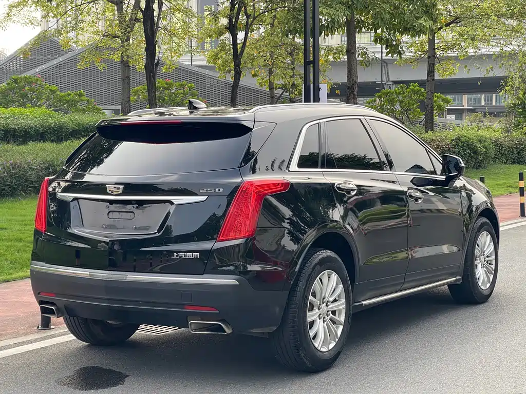 Cadillac XT5 — миниатюра 6