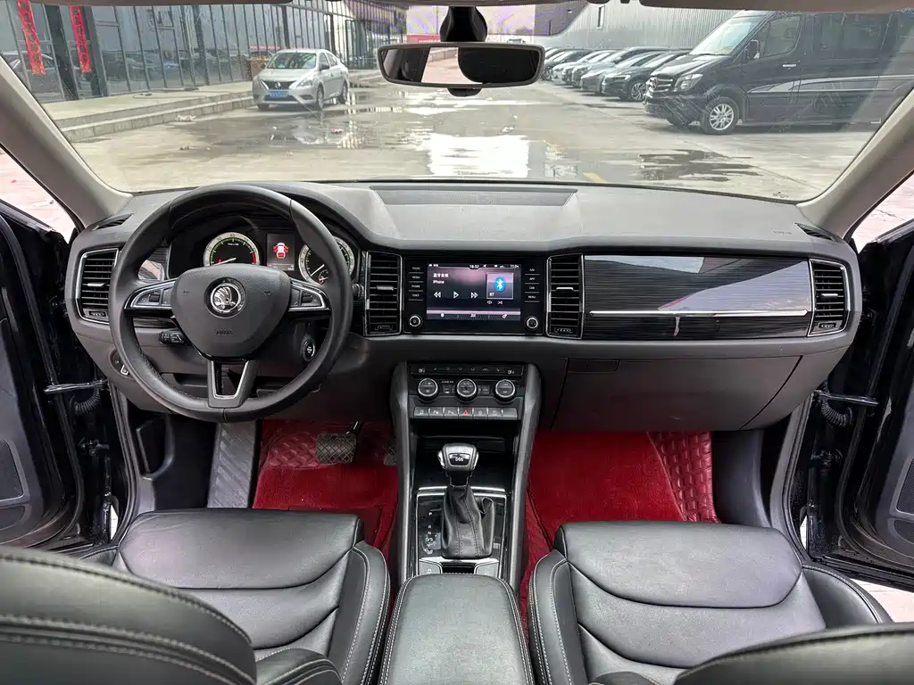 Skoda Kodiaq 2018 TSI380 7 мест Flagship