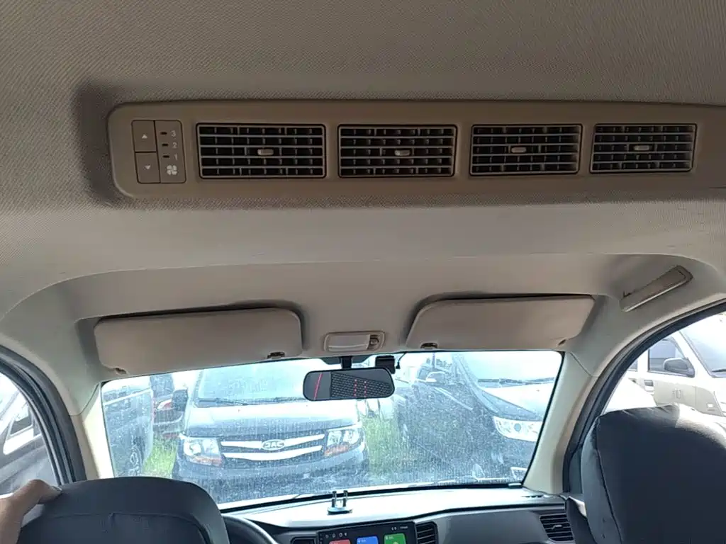Wuling Hongguang V — миниатюра 18