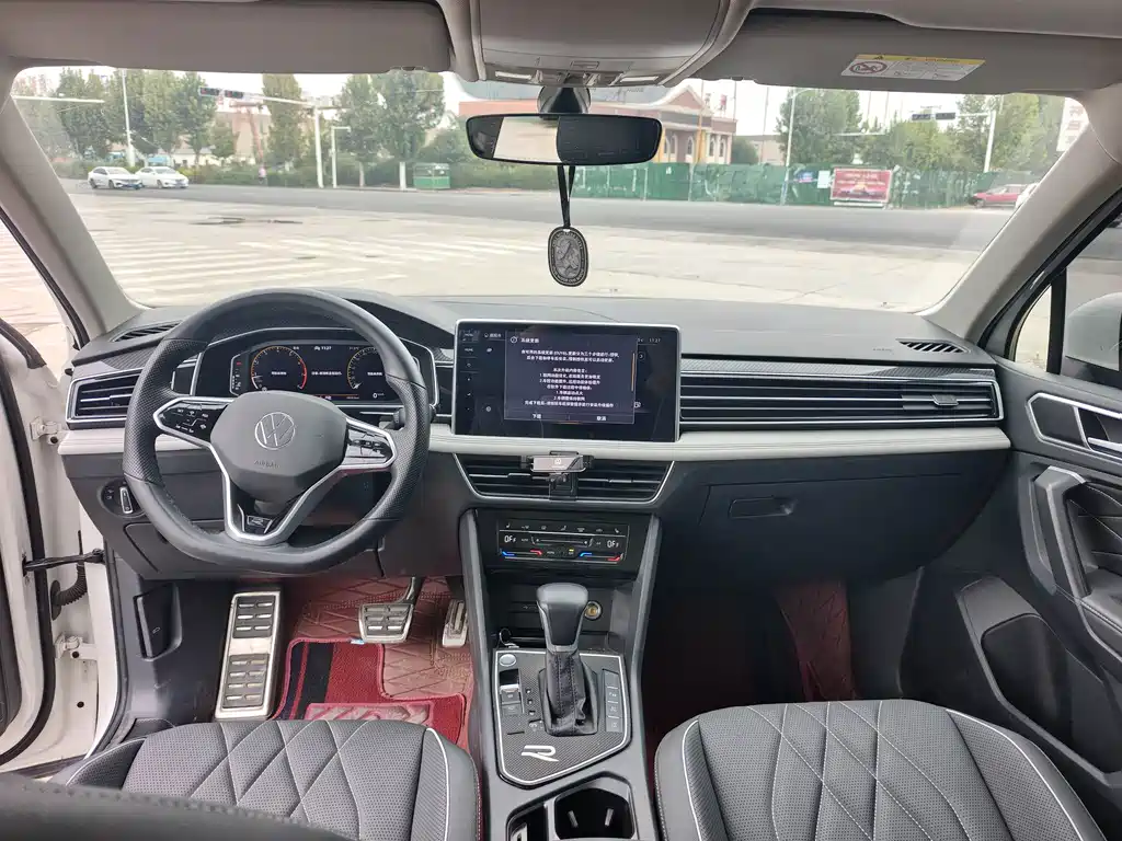 Volkswagen Tiguan L — миниатюра 9