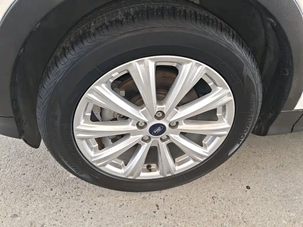 Ford Kuga — миниатюра 23