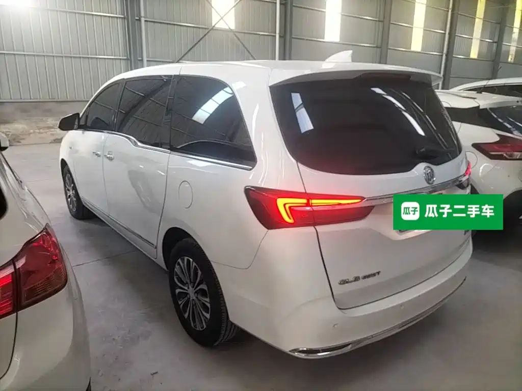 Buick GL8 — миниатюра 5