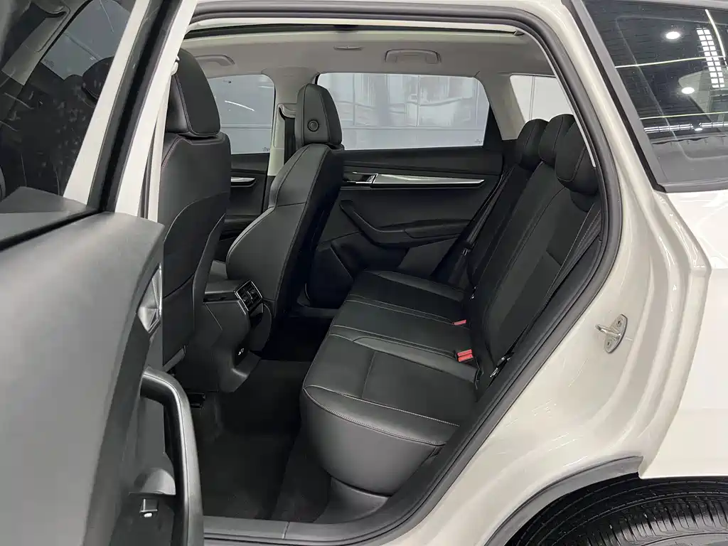 Skoda Karoq — миниатюра 14
