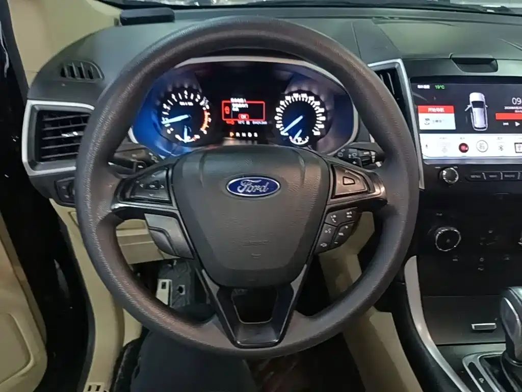 Ford Edge — миниатюра 11