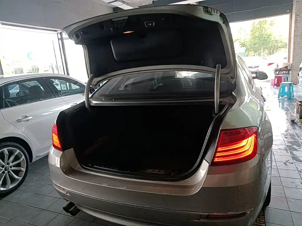 BMW 5 Series — миниатюра 19