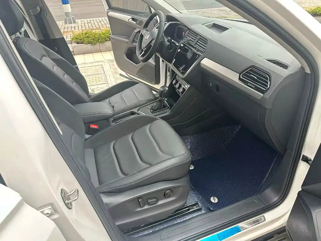 Volkswagen Tiguan L — миниатюра 8