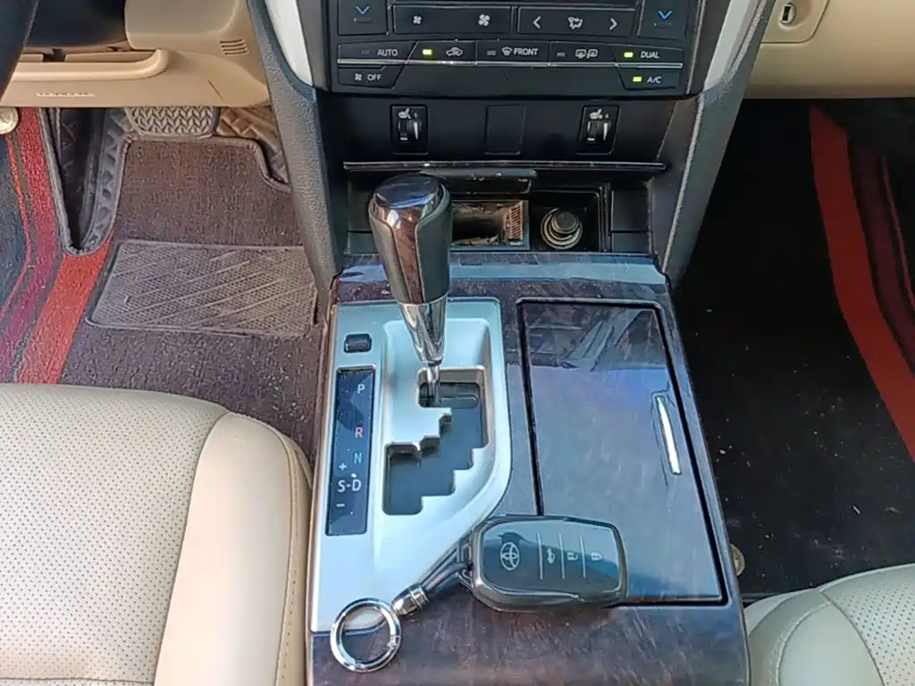 Toyota Camry — миниатюра 14