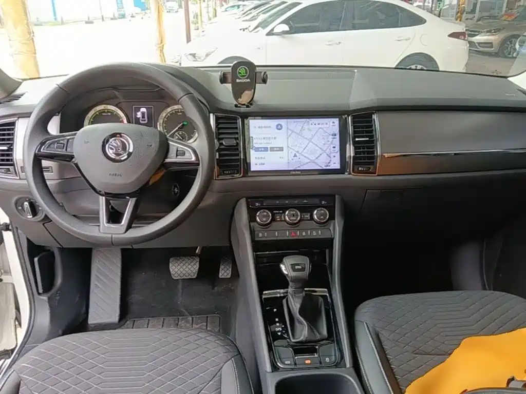 Skoda Kodiaq 2017 TSI330 5 мест Comfort