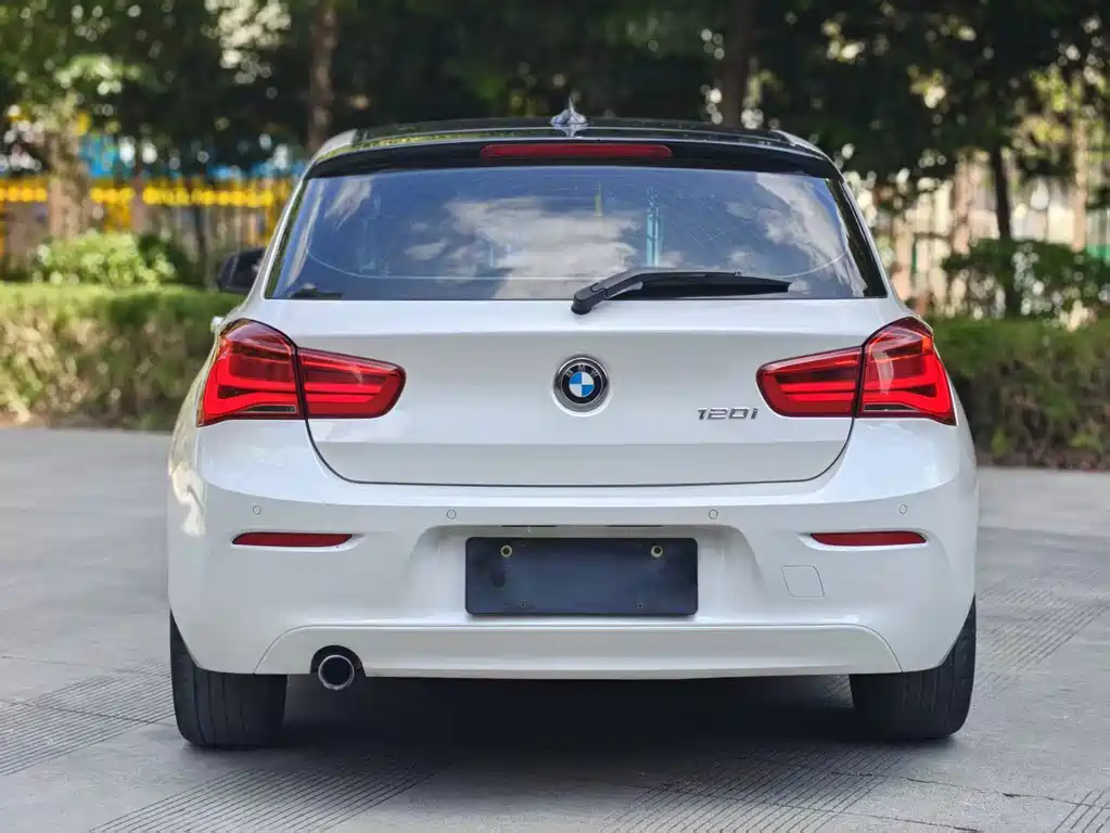 BMW 1 Series (Import) — миниатюра 11