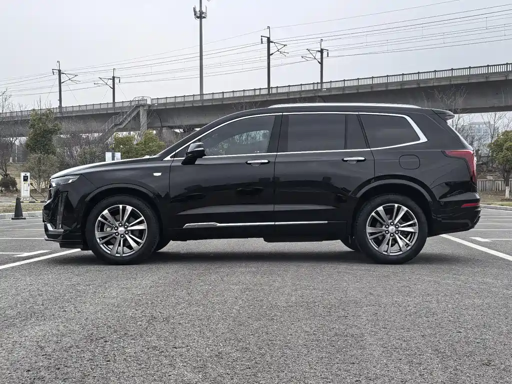 Cadillac XT6 2020 28T мест Luxury
