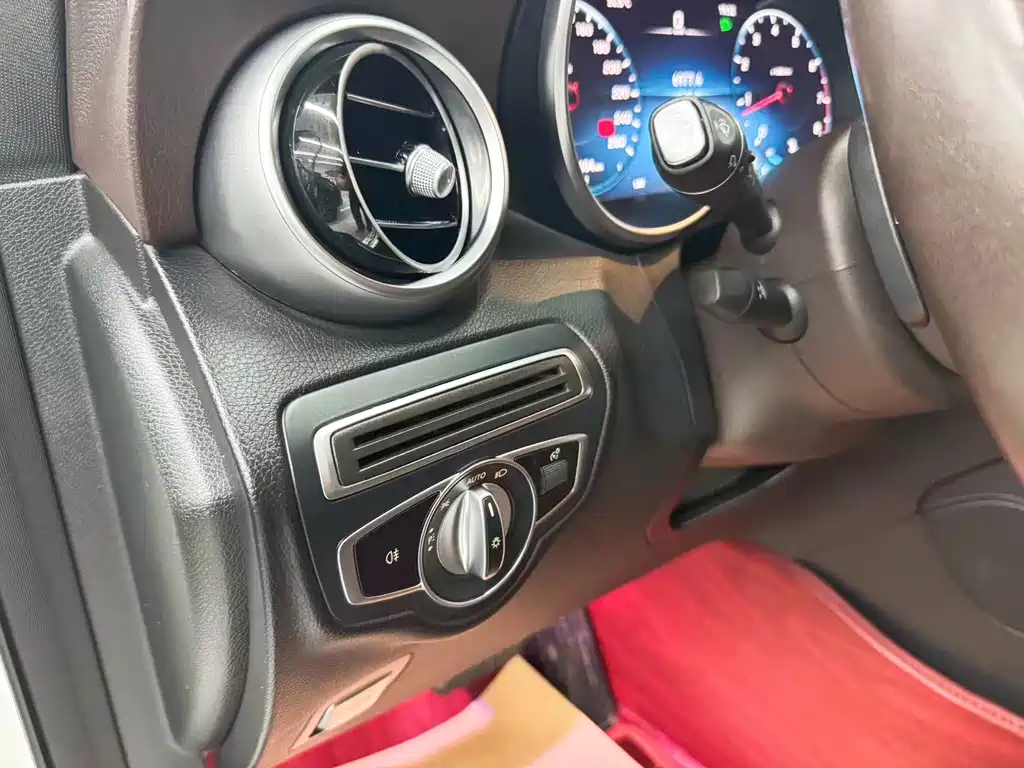Mercedes-Benz GLC — миниатюра 12