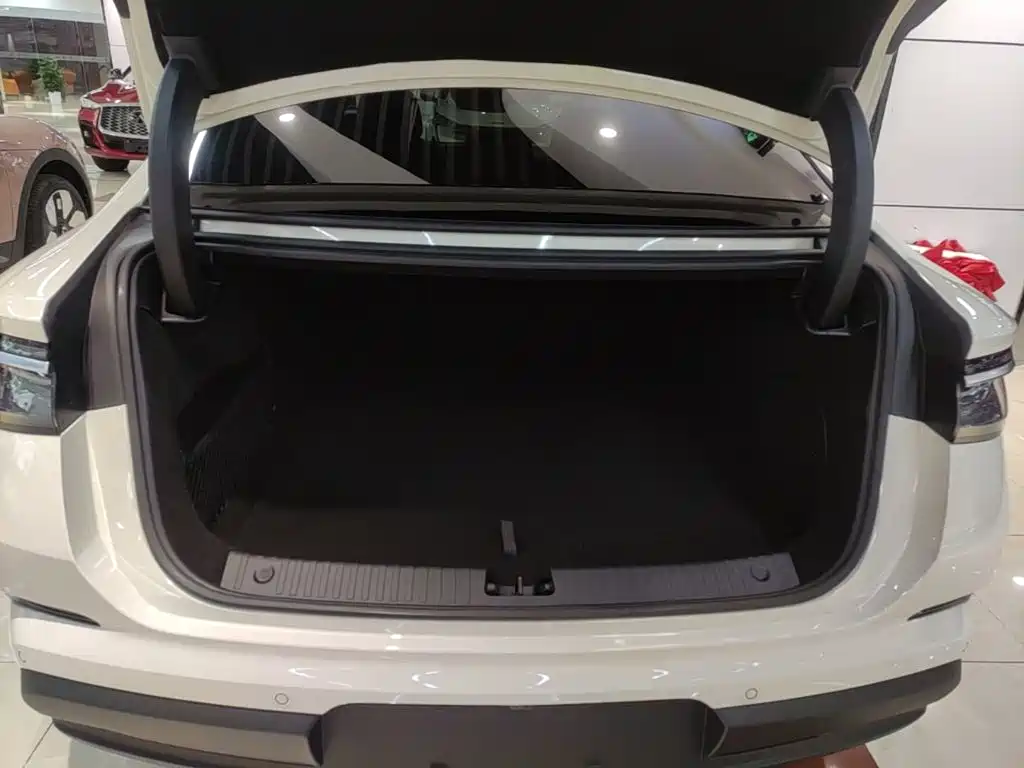 BYD Seal 07 DM-i — миниатюра 19