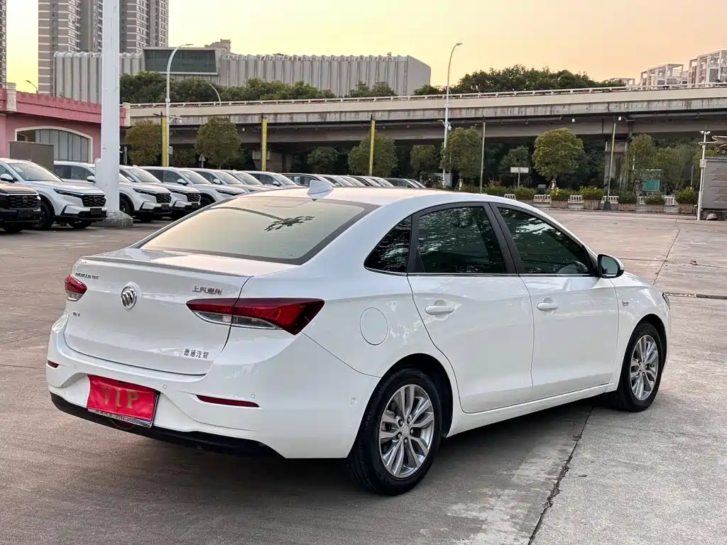Buick Excelle — миниатюра 9