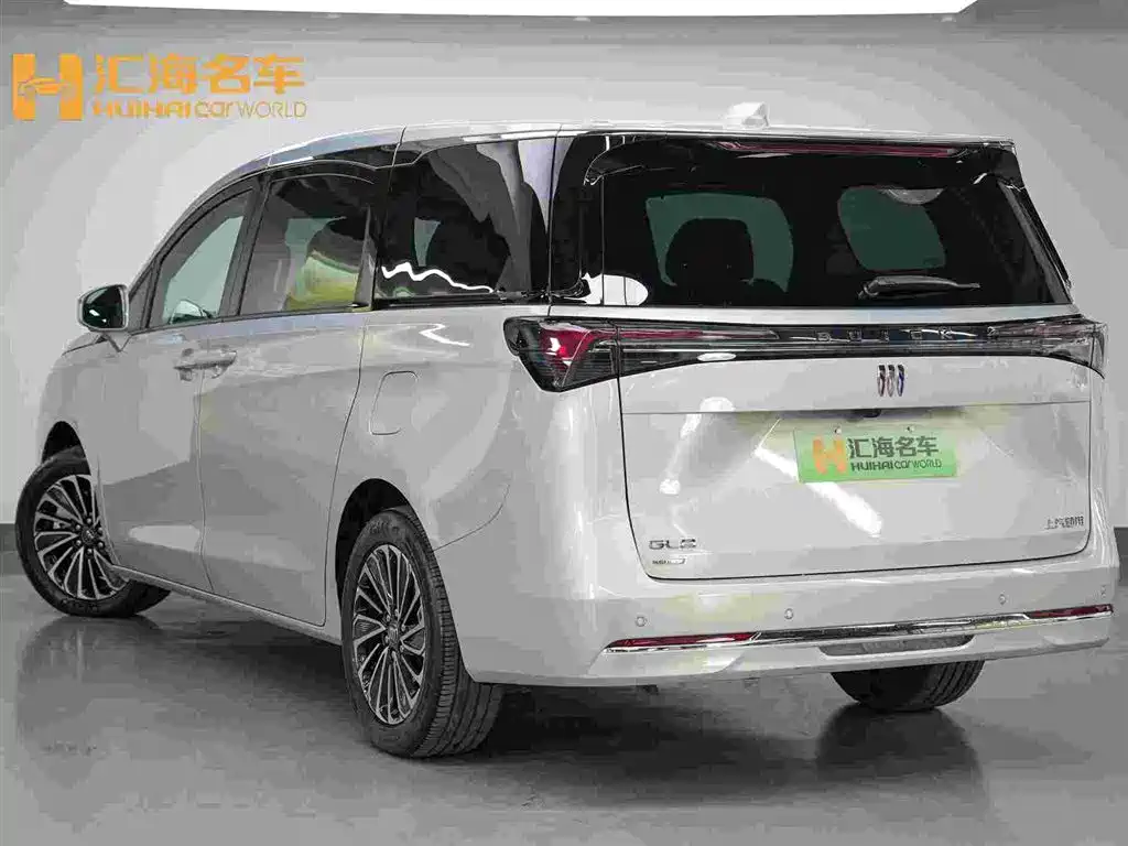 Buick GL8 Hybrid — миниатюра 4