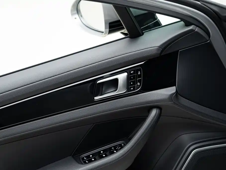Porsche Panamera — миниатюра 16