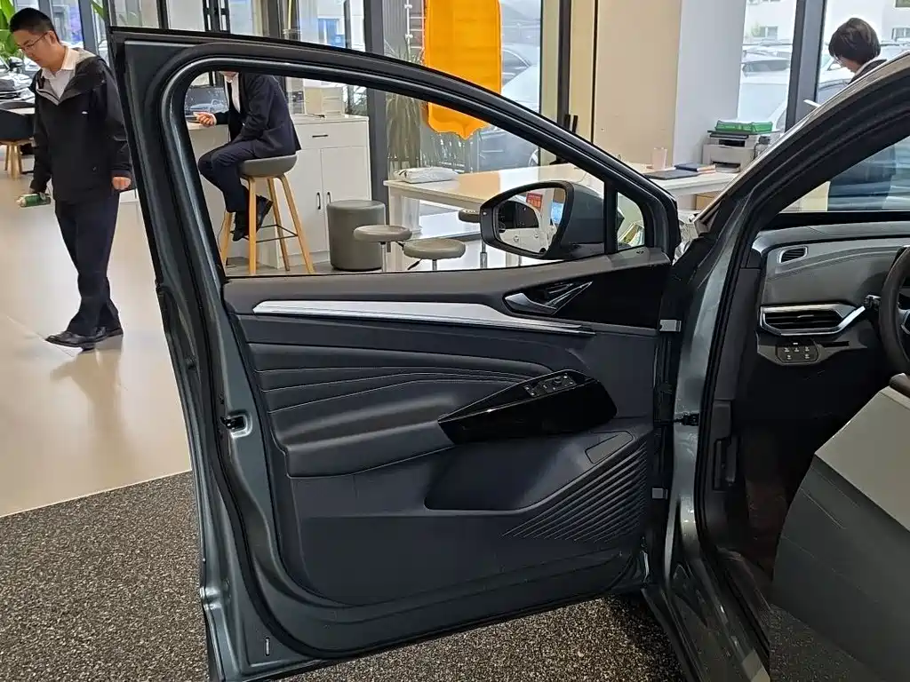 Volkswagen ID.4 Crozz — миниатюра 8
