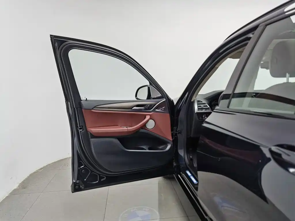 BMW X3 — миниатюра 8