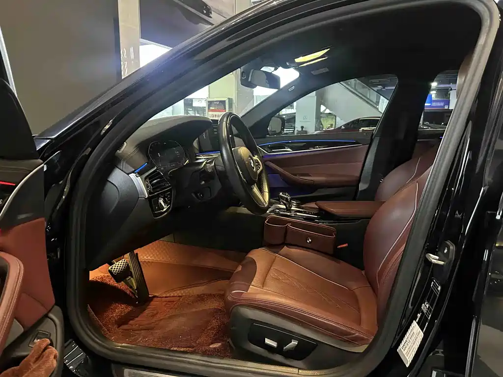 BMW 5 Series — миниатюра 5