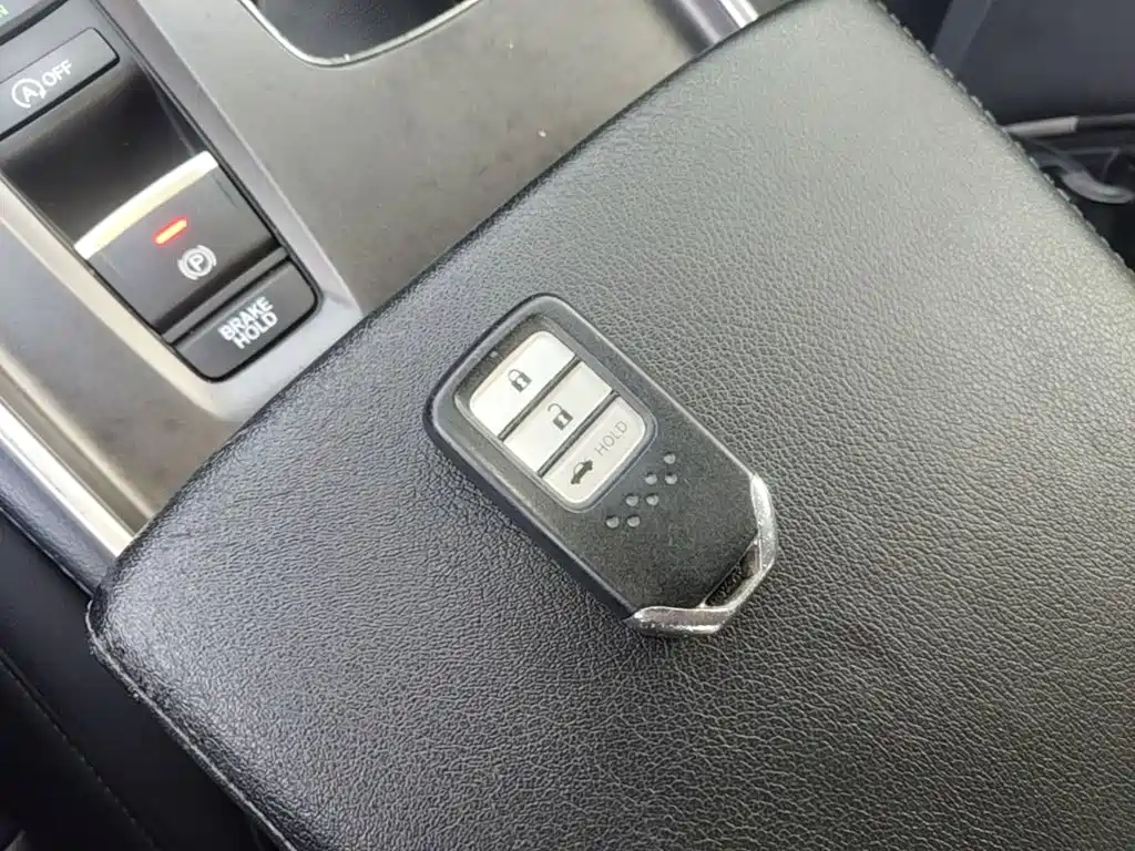 Honda Accord — миниатюра 9