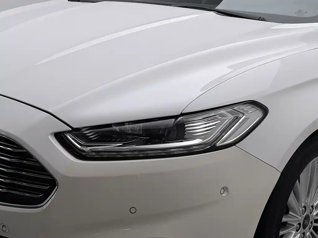Ford Mondeo — миниатюра 7