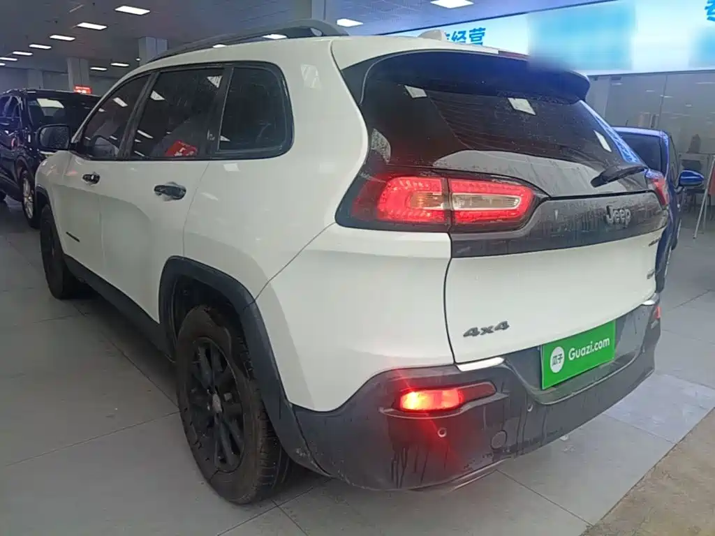 Jeep Cherokee — миниатюра 23