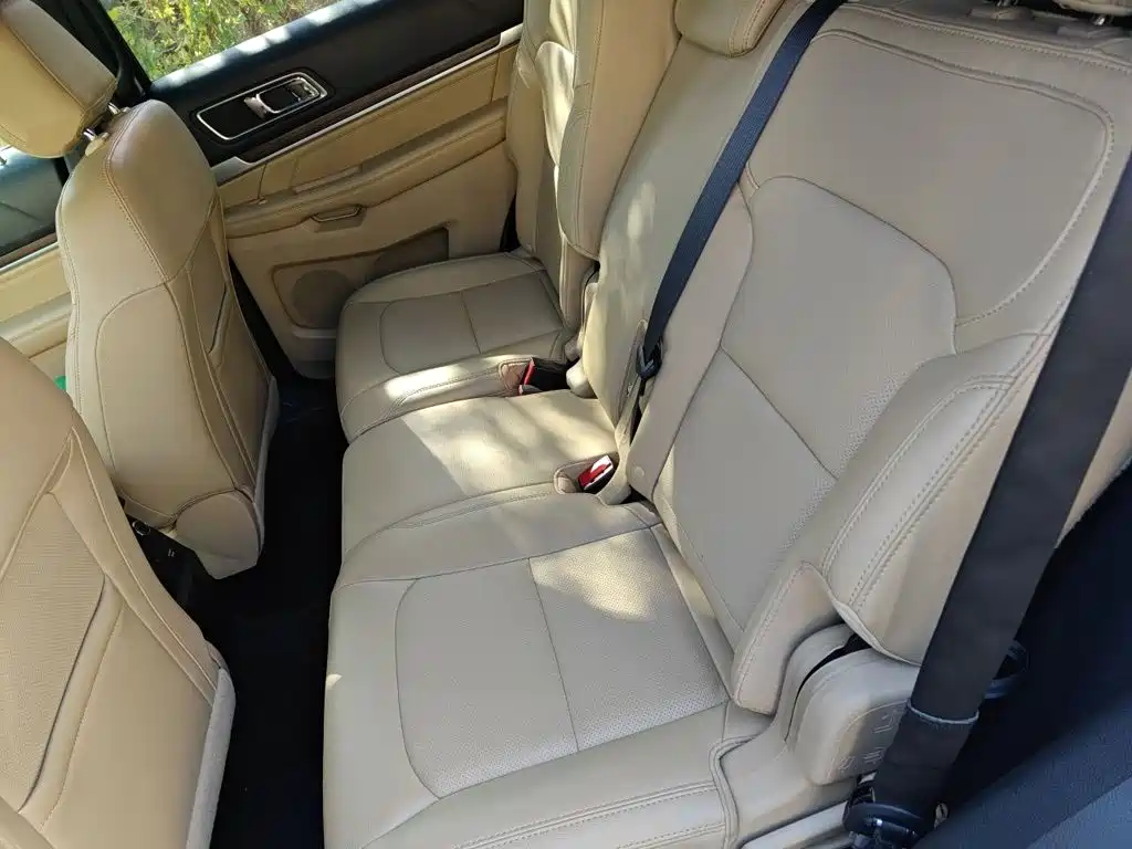 Ford Explorer (Import) — миниатюра 13
