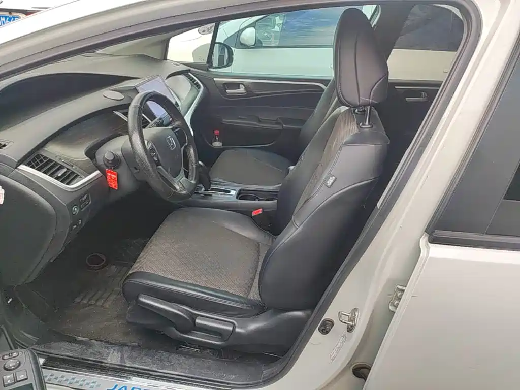 Honda Jade — миниатюра 15