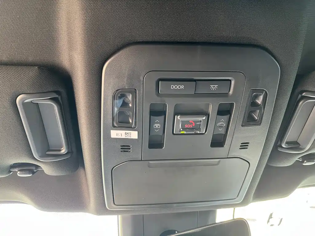 Toyota Crown Kluger — миниатюра 25