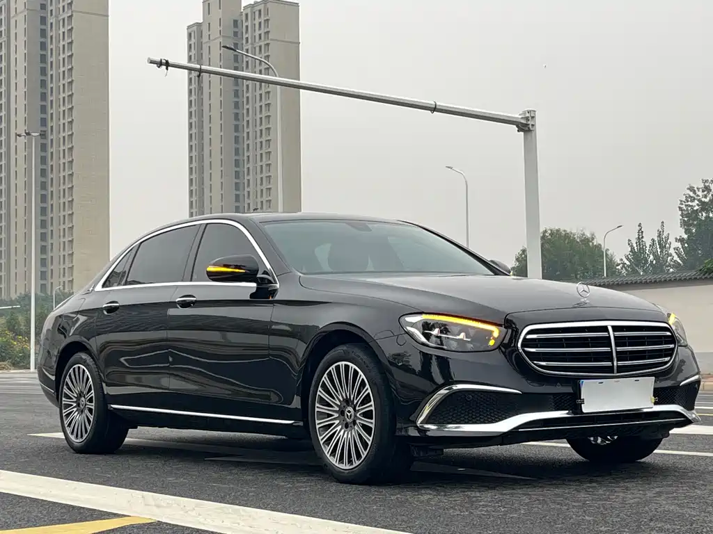 Mercedes-Benz E-Class — миниатюра 3