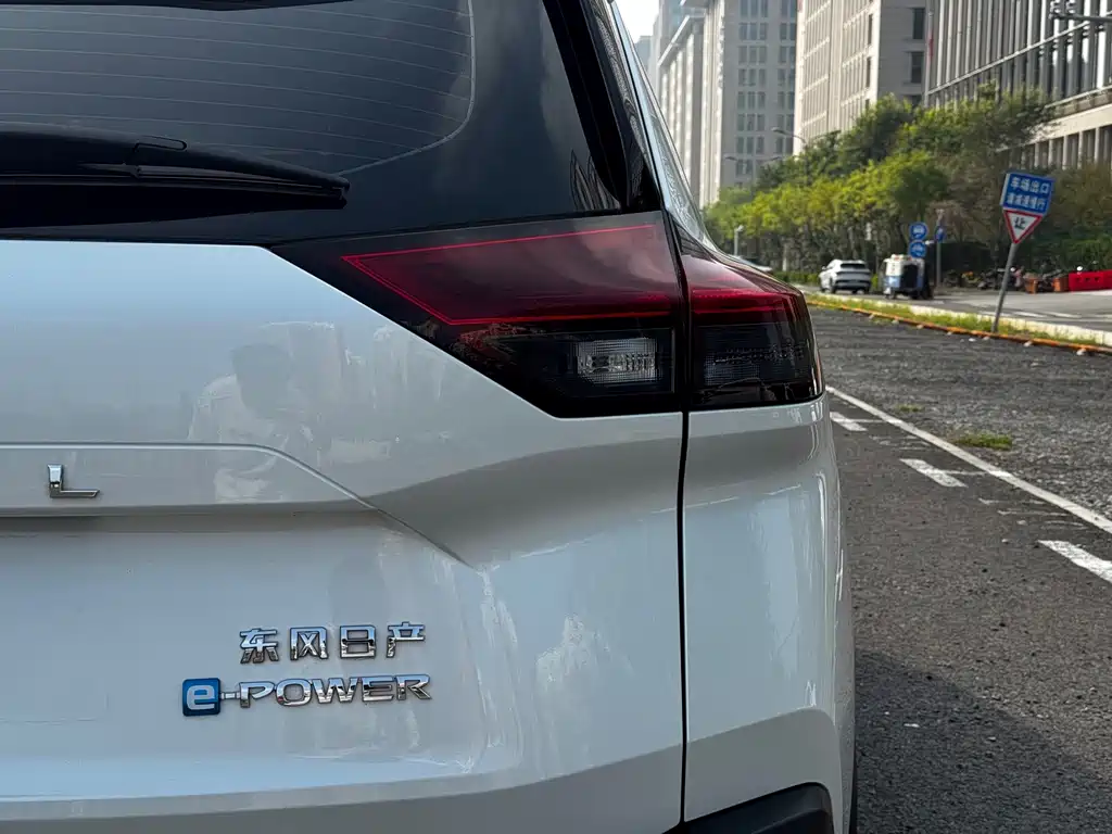 Nissan X-Trail — миниатюра 10