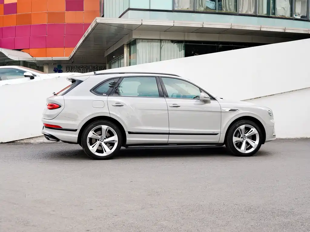 Bentley Bentayga — миниатюра 7