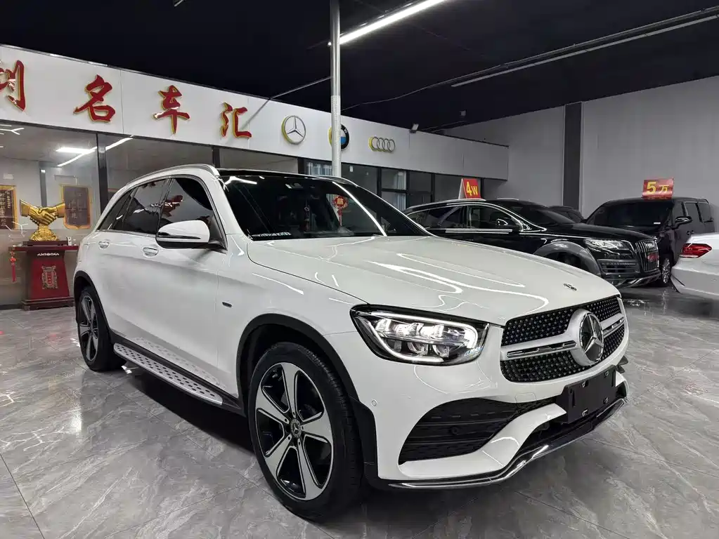 MERCEDES-BENZ GLC