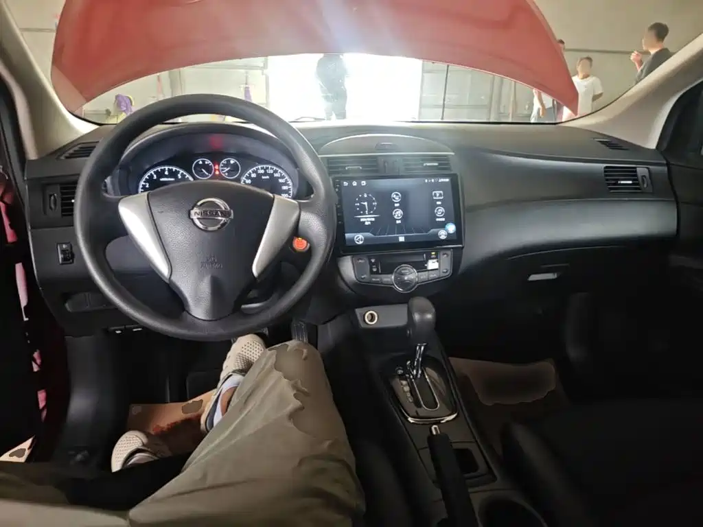 Nissan Tiida — миниатюра 10