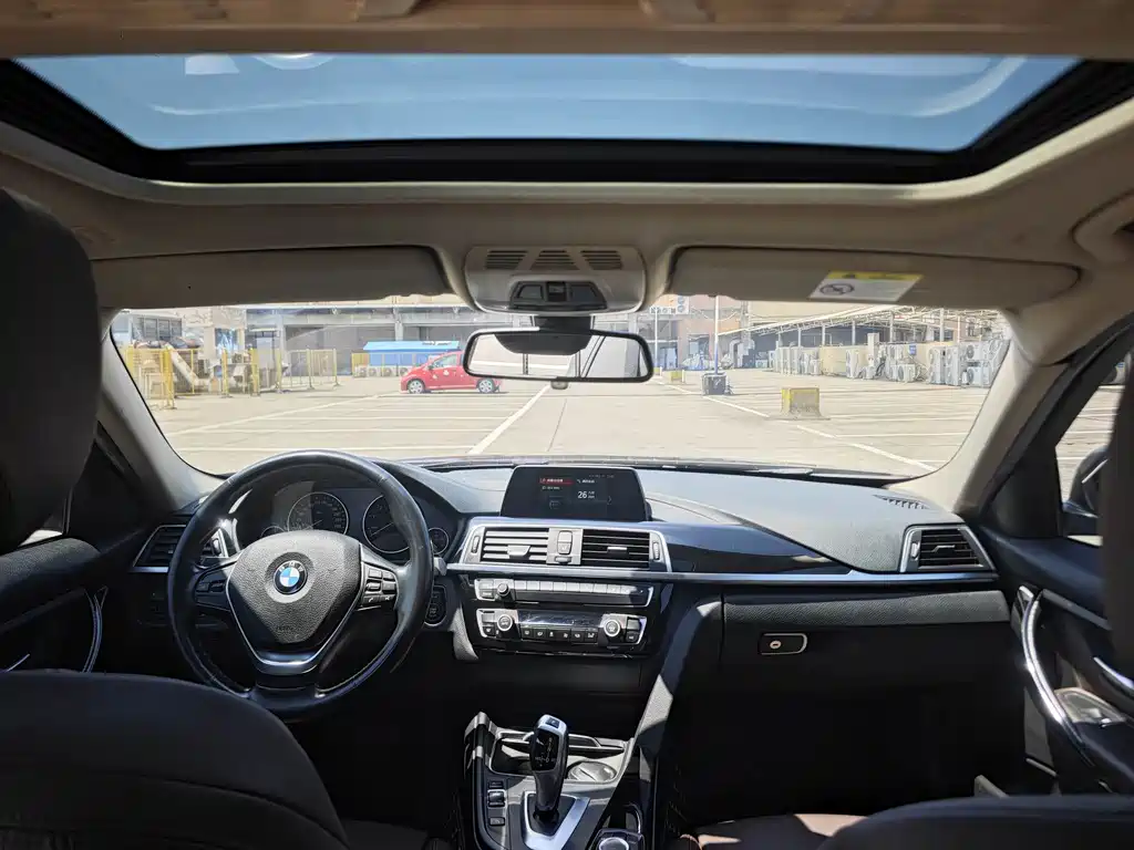 BMW 3 Series — миниатюра 10