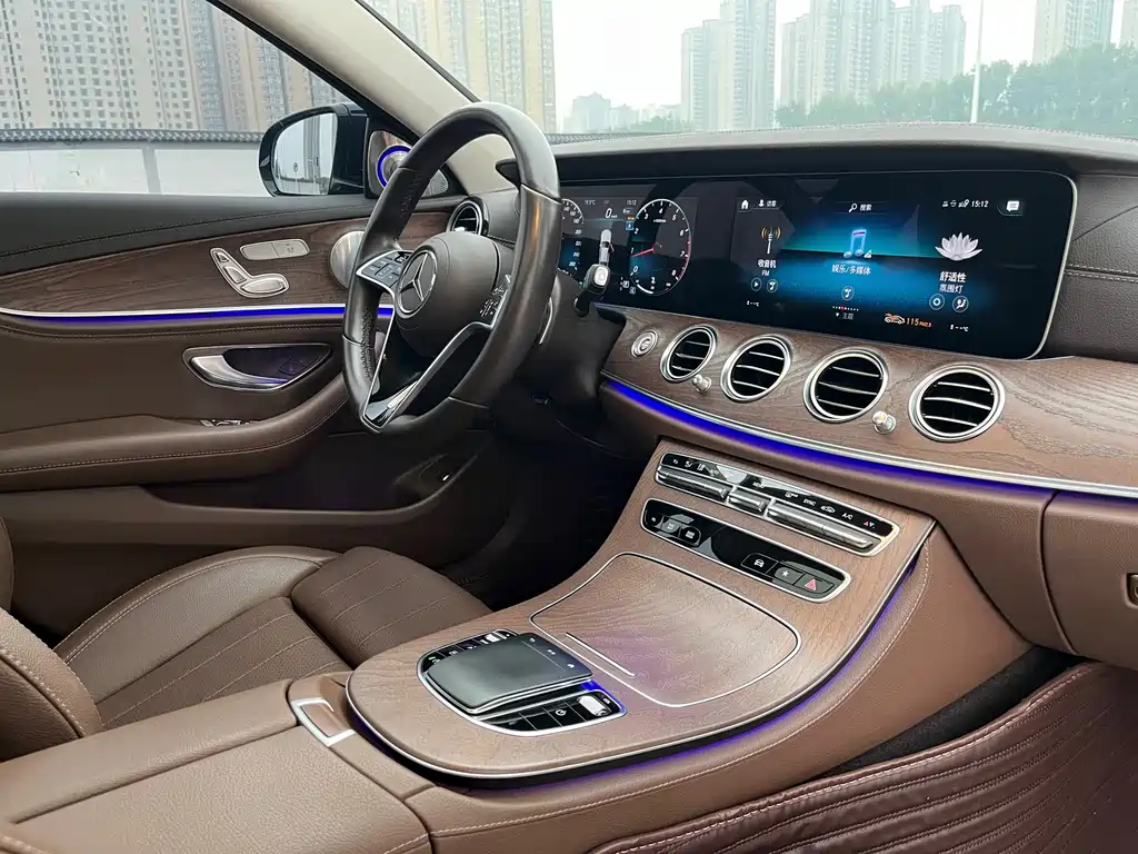 Mercedes-Benz E-Class — миниатюра 15