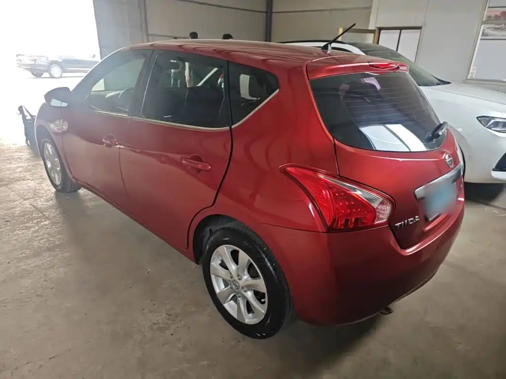 Nissan Tiida — миниатюра 5