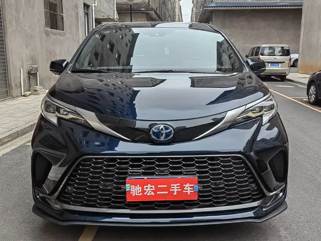 Toyota Granvia 2023